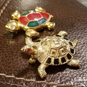 Pair of Turtle Broaches